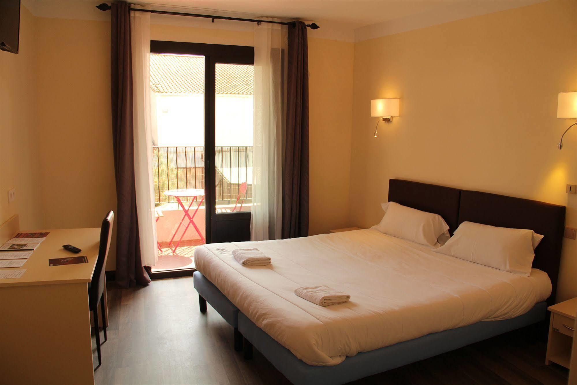 Logis Hotel Restaurant Le Top Du Roulier Capendu المظهر الخارجي الصورة